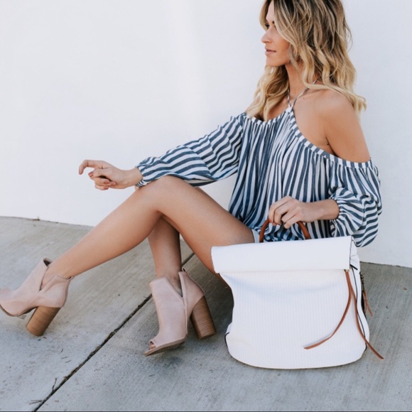 1 Left 🖤 Side Slit Booties-Nude - Picture 2 of 4